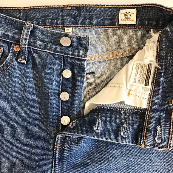 Levi’s W26 (US 2/3) Wedgie White Oak Cone Denim Women’s Jeans Hand Cropped Hems - Picture 9 of 12